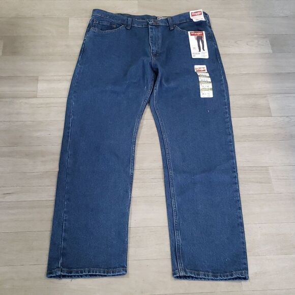 NWT Wrangler Regular Fit Straight Leg Premium Quality Men's Jeans Sz 36" x 30" - Picture 2 of 12